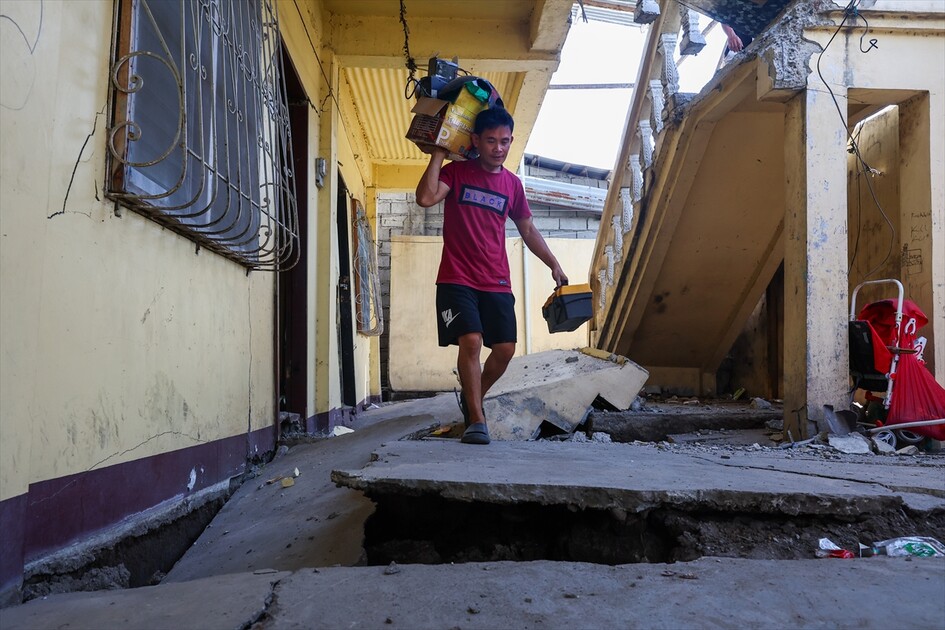 Filipinler'deki 7,8 büyüklüğündeki depremden yaklaşık 88 bin kişi etkilendi