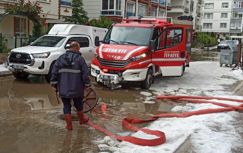 Ankara'da dolu etkili oldu