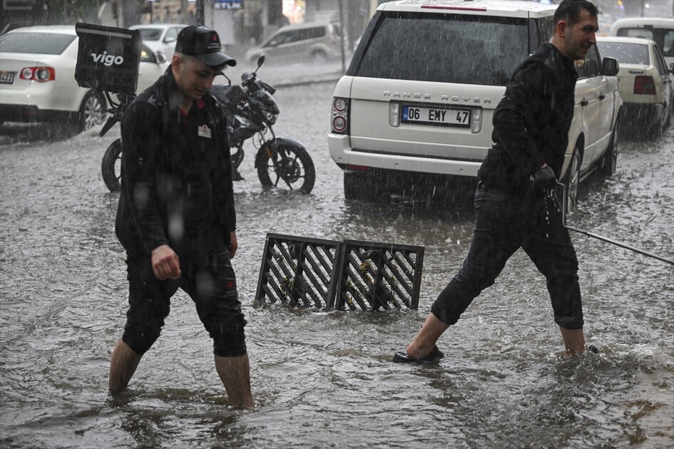 Ankara'da sağanak etkili oldu