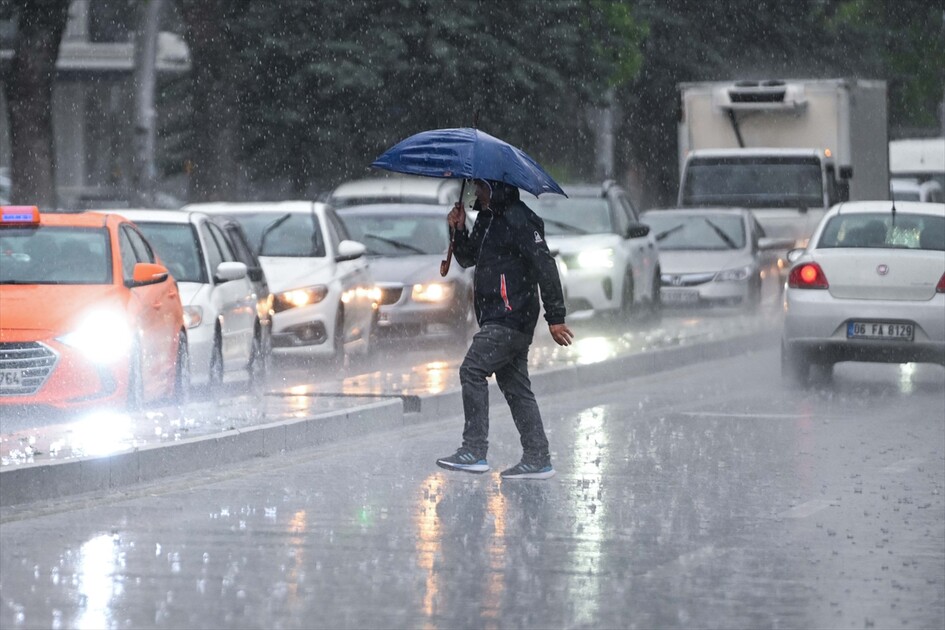 Ankara'da sağanak etkili oldu