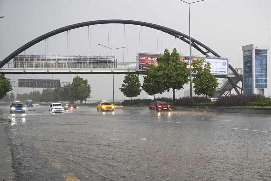 Ankara'da sağanak etkili oldu
