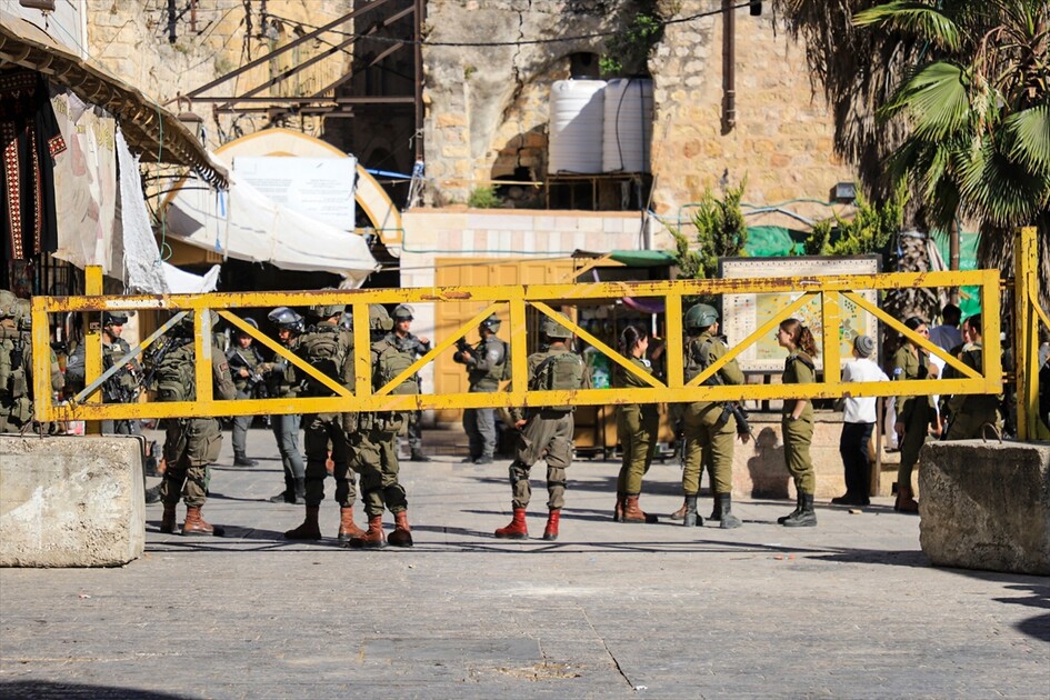 الضفة.. إصابة شاب فلسطيني من ذوي الإعاقة برصاص إسرائيلي