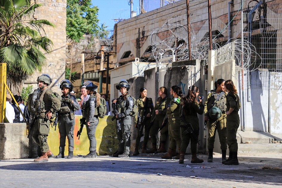 الضفة.. إصابة شاب فلسطيني من ذوي الإعاقة برصاص إسرائيلي