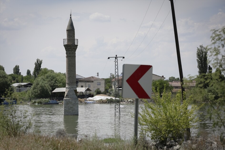 Karakaya Barajı çevresindeki yerleşim yerleri yeniden su altında kaldı