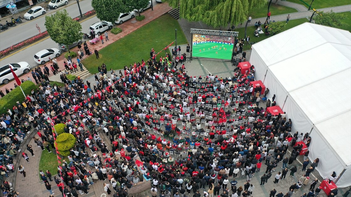 Bolu'da, milli maç heyecanı