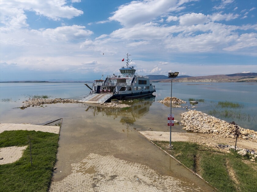 Karakaya Barajı çevresindeki yerleşim yerleri yeniden su altında kaldı
