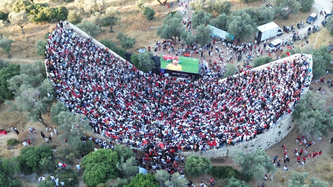 Antalya'da, milli maç heyecanı