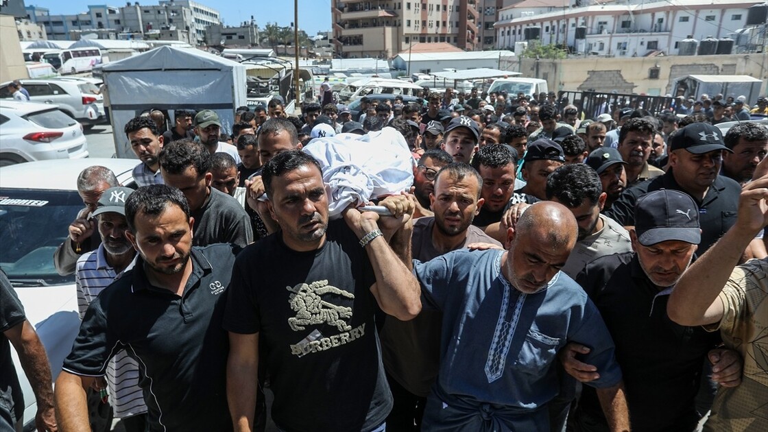 Han Yunus’ta İsrail saldırısında hayatını kaybedenler için cenaze töreni düzenlendi