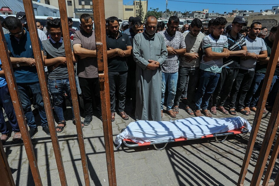 Han Yunus’ta İsrail saldırısında hayatını kaybedenler için cenaze töreni düzenlendi