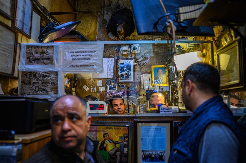 İSTANBUL'UN HAN VE ÇARŞILARI - Asırların ticaret merkezi Kapalıçarşı her gün yüz binlerce misafiri ağırlıyor
