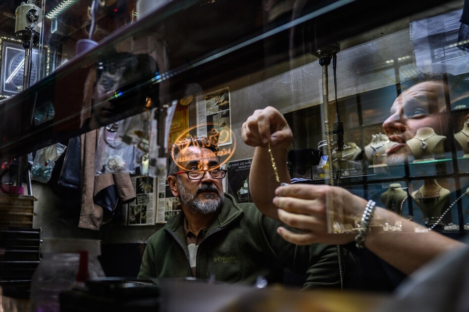 İSTANBUL'UN HAN VE ÇARŞILARI - Asırların ticaret merkezi Kapalıçarşı her gün yüz binlerce misafiri ağırlıyor