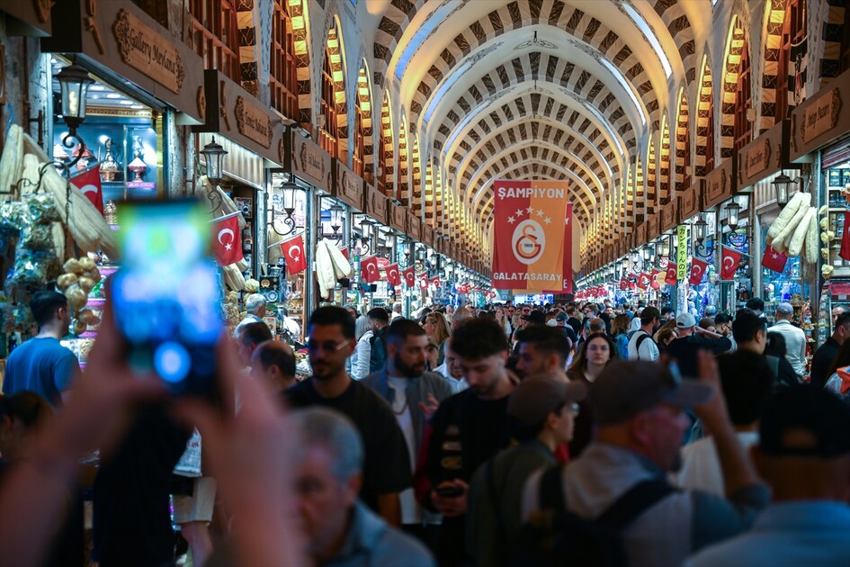 İSTANBUL'UN HAN VE ÇARŞILARI - Mısır Çarşısı 400 yıla yaklaşan tarihiyle İstanbul'un ticaret hafızasını yaşatıyor