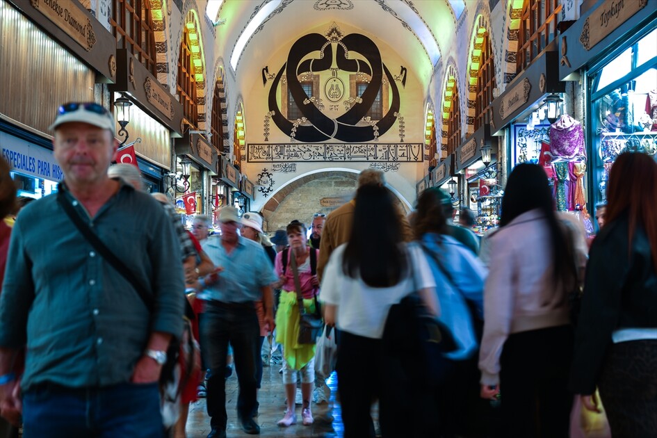 İSTANBUL'UN HAN VE ÇARŞILARI - Mısır Çarşısı 400 yıla yaklaşan tarihiyle İstanbul'un ticaret hafızasını yaşatıyor