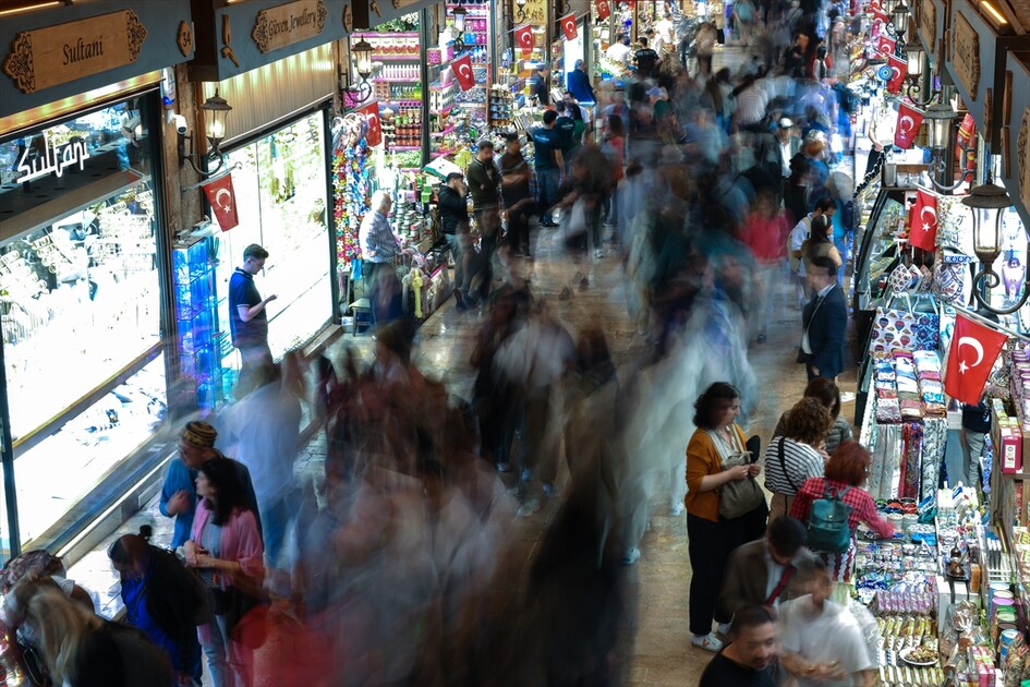 İSTANBUL'UN HAN VE ÇARŞILARI - Mısır Çarşısı 400 yıla yaklaşan tarihiyle İstanbul'un ticaret hafızasını yaşatıyor