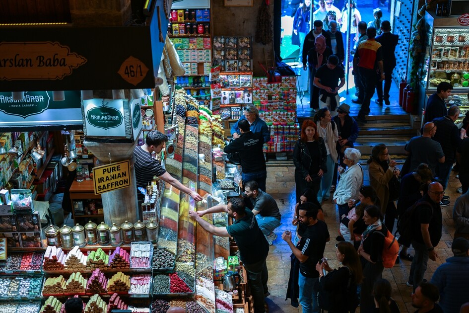İSTANBUL'UN HAN VE ÇARŞILARI - Mısır Çarşısı 400 yıla yaklaşan tarihiyle İstanbul'un ticaret hafızasını yaşatıyor