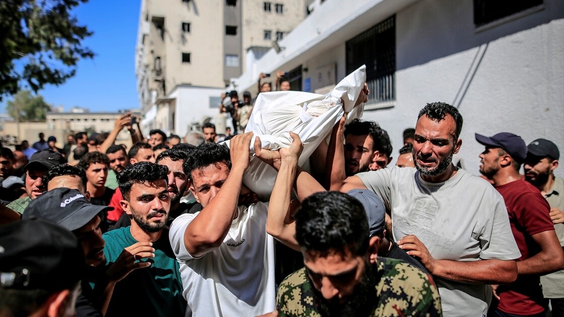 Gazze'de düğün davetiyelerini dağıtan Filistinli İsrail saldırısında hayatını kaybetti