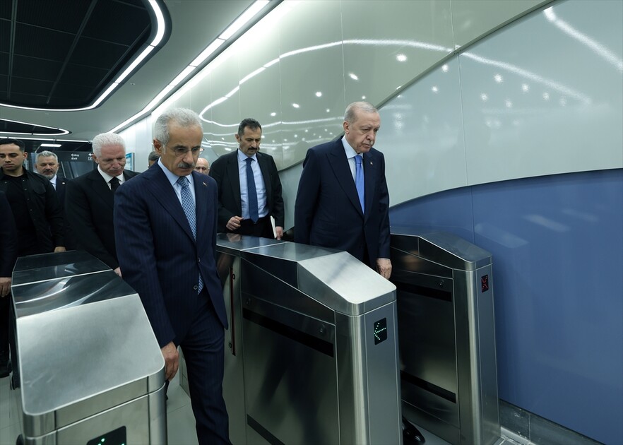 الرئيس أردوغان يفتتح خط مترو