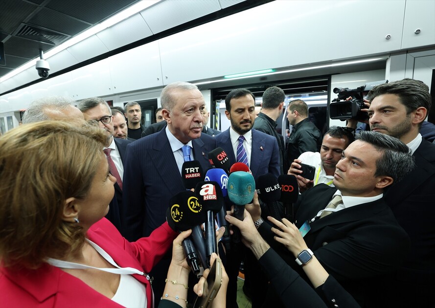 الرئيس أردوغان يفتتح خط مترو