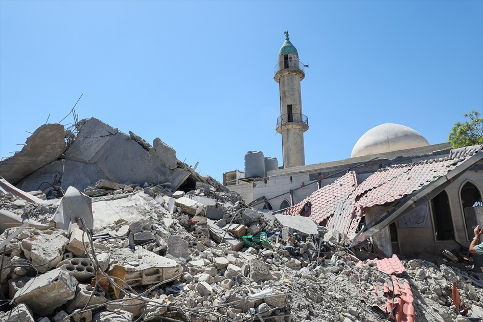 İsrail'in hava saldırıları düzenlediği Lübnan'ın Kalile beldesindeki yıkım görüntülendi
