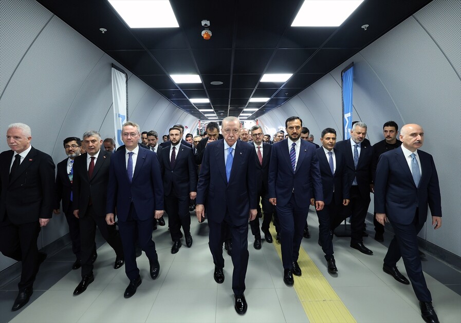 الرئيس أردوغان يفتتح خط مترو