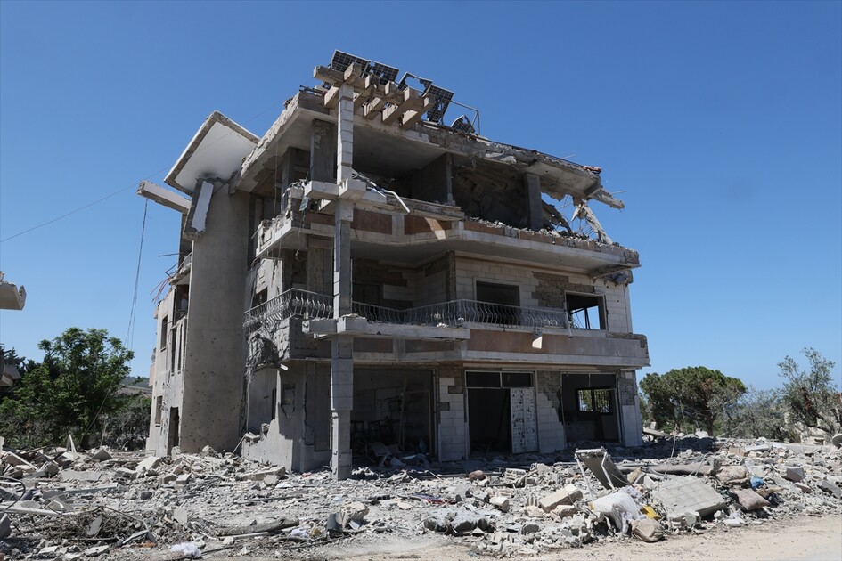 İsrail'in hava saldırıları düzenlediği Lübnan'ın Kalile beldesindeki yıkım görüntülendi