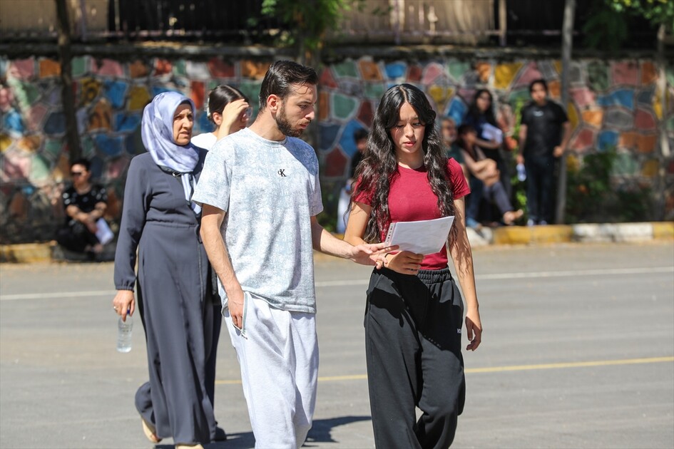 YKS'nin ilk oturumu Temel Yeterlilik Testi