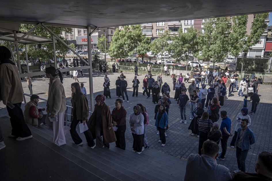 YKS'nin ilk oturumu Temel Yeterlilik Testi