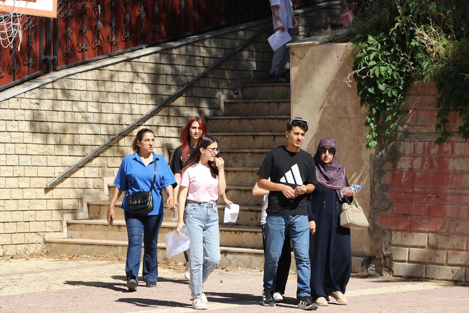 YKS'nin ilk oturumu Temel Yeterlilik Testi