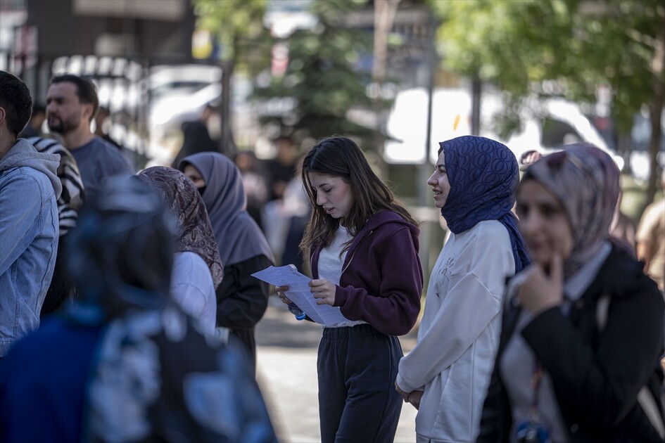 YKS'nin ilk oturumu Temel Yeterlilik Testi