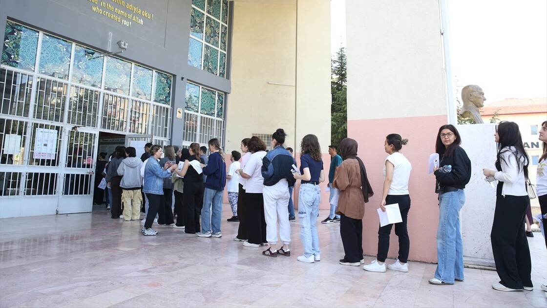 YKS'nin ilk oturumu Temel Yeterlilik Testi