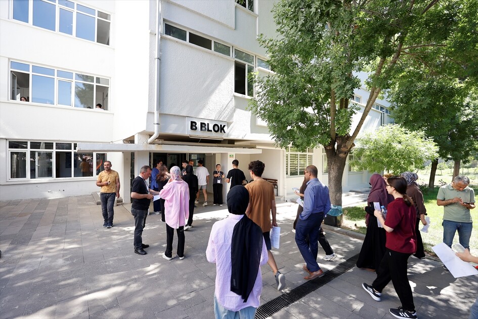 YKS'de Alan Yeterlilik Testleri oturumu