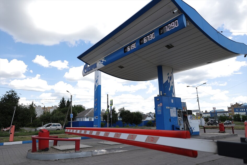 Rusya'da akaryakıt kısıtlaması uygulanan bölge sayısı 16'ya yükseldi