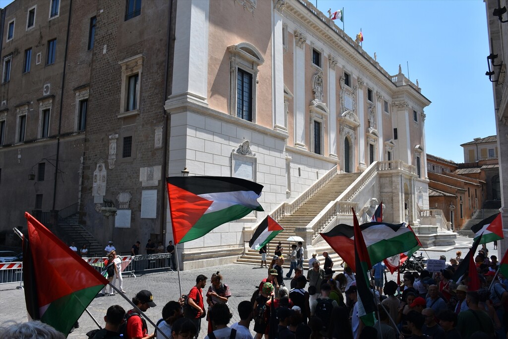 Demonstration in Rome urges Municipality to 