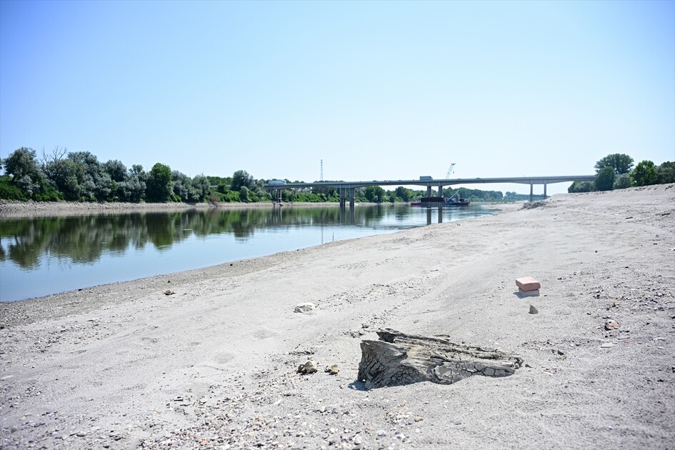 İtalya’da aşırı sıcaklıklar, Po Nehri’nde kuraklığa ve tarımsal üretimde olumsuzluklara yol açıyor