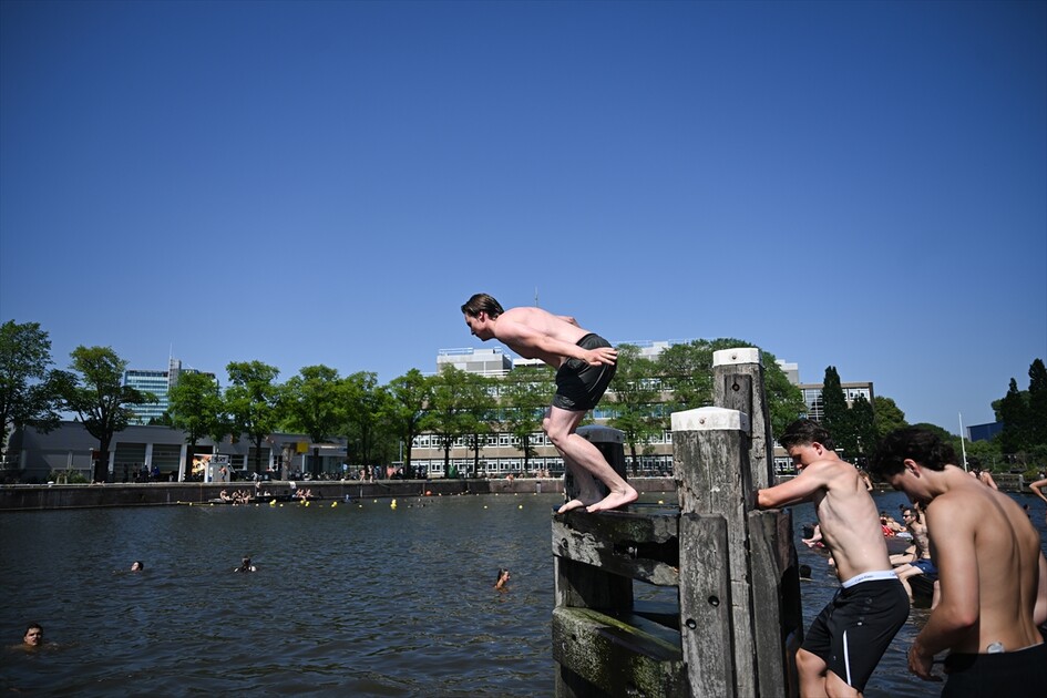 Sıcak hava dalgası Amsterdam'ı vurdu