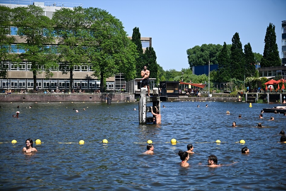 Sıcak hava dalgası Amsterdam'ı vurdu