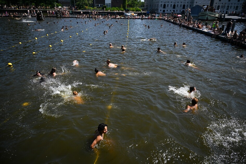 Sıcak hava dalgası Amsterdam'ı vurdu