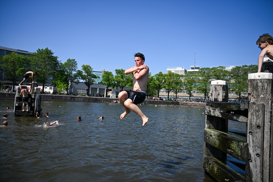 Sıcak hava dalgası Amsterdam'ı vurdu
