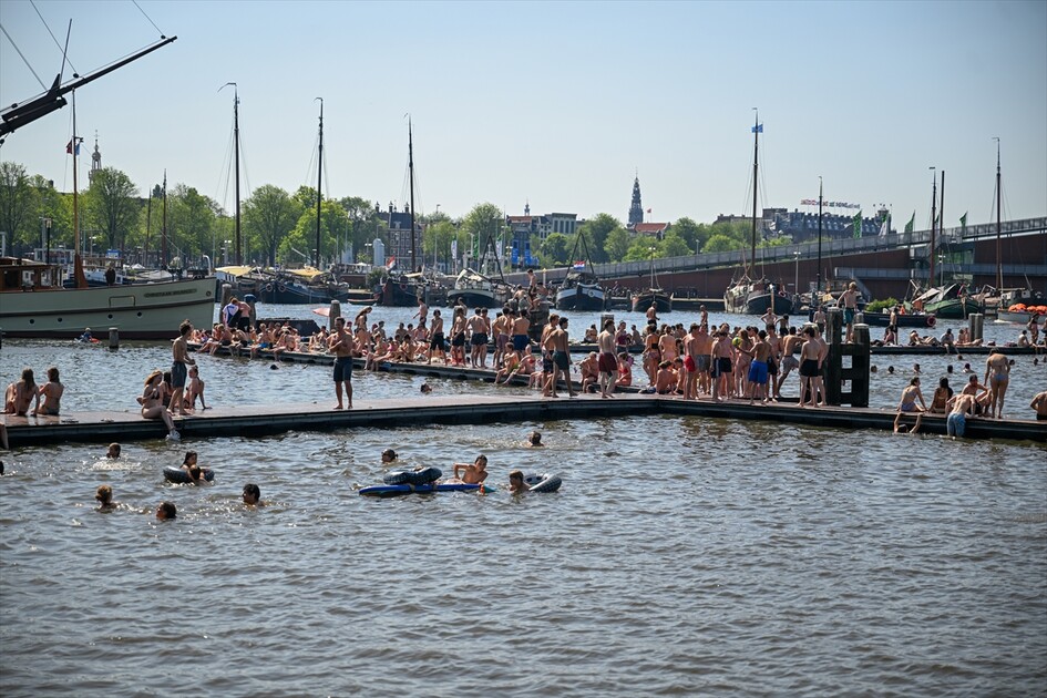 Sıcak hava dalgası Amsterdam'ı vurdu