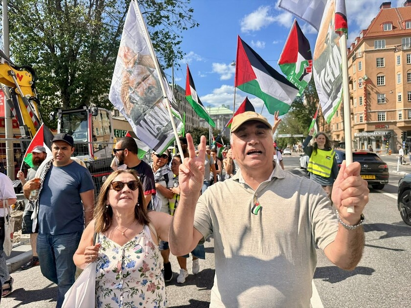 İsveç'te İsrail'in ''Gazze'de ateşkes ihlali ve insani yardım kısıtlamaları'' protesto edildi