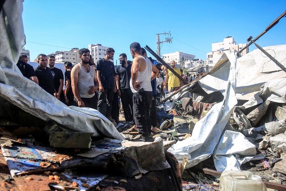 İsrail ordusu, ateşkese rağmen Gazze Şeridi'ne yönelik saldırılarını sürdürüyor