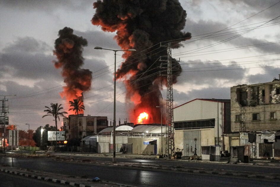 دير البلح.. قصف إسرائيلي على أرض زراعية قرب خيام النازحين وسط القطاع