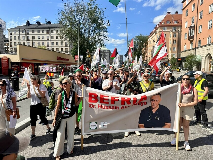 İsveç'te İsrail'in ''Gazze'de ateşkes ihlali ve insani yardım kısıtlamaları'' protesto edildi