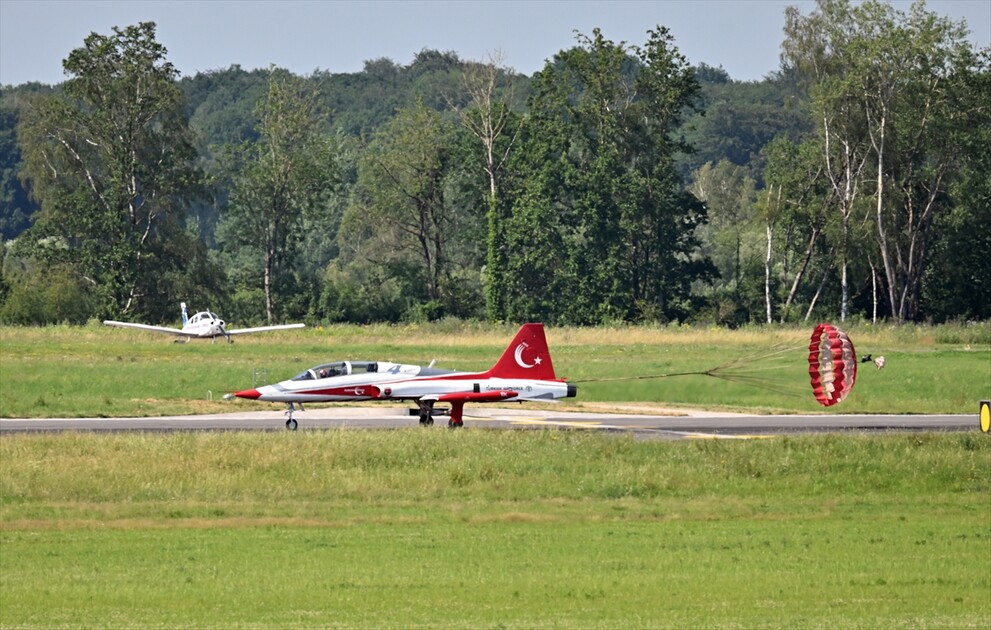 Turkish Stars perform at Belgian Air Force Days