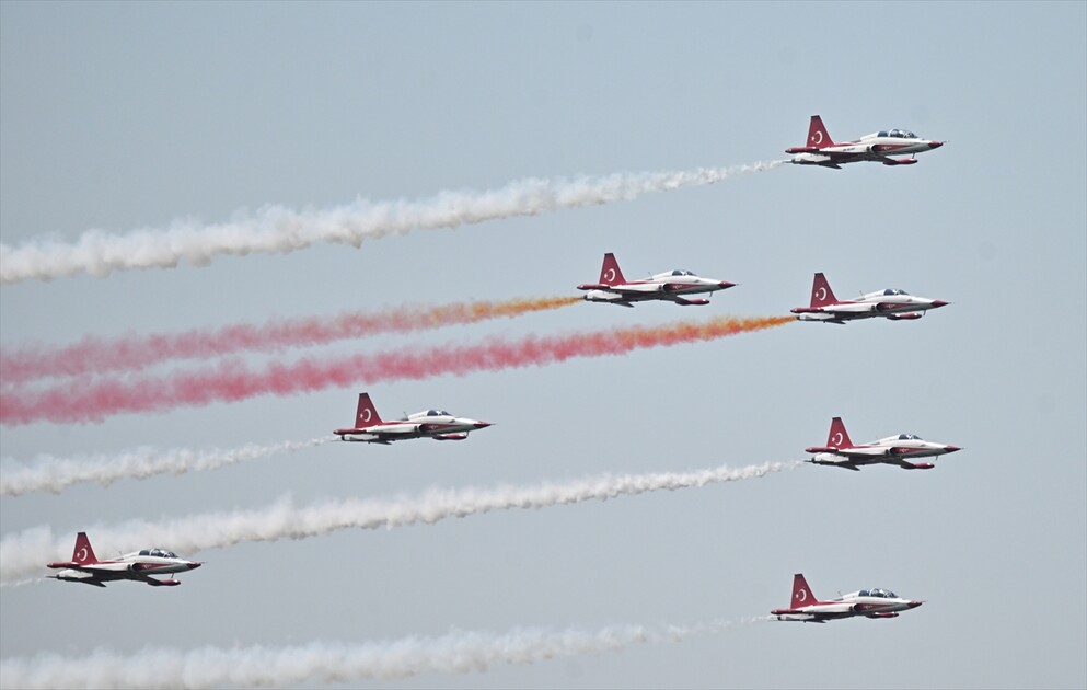 Turkish Stars perform at Belgian Air Force Days
