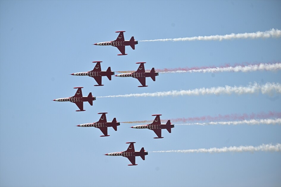 Turkish Stars perform at Belgian Air Force Days
