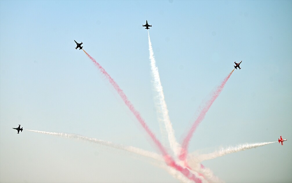 Turkish Stars perform at Belgian Air Force Days
