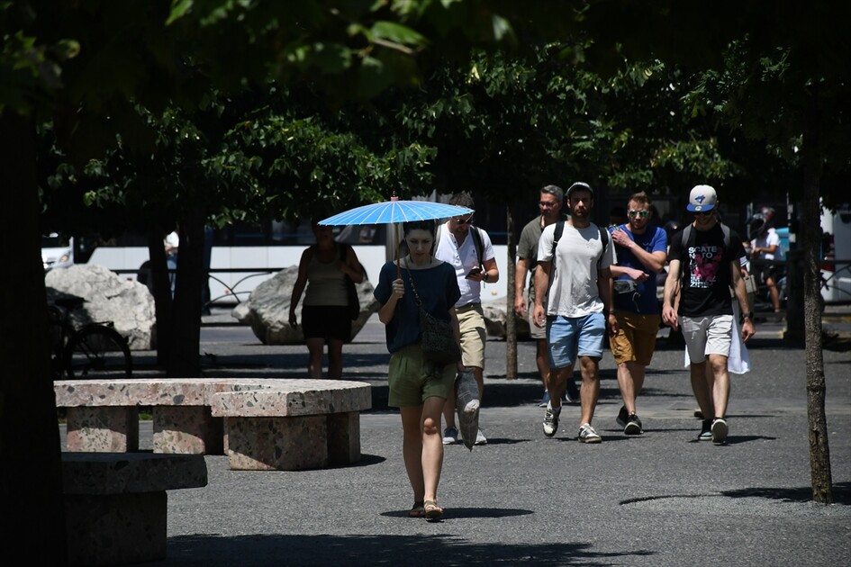 Arnavutluk'ta sıcak hava etkili oluyor