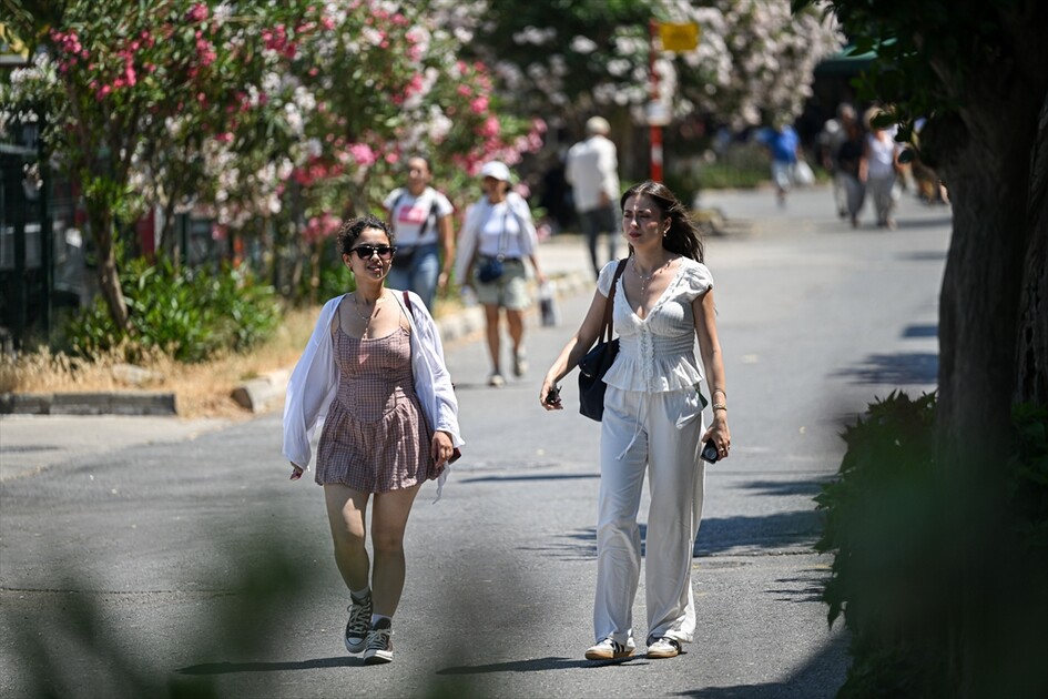 İstanbul'da sıcak hava etkili oldu