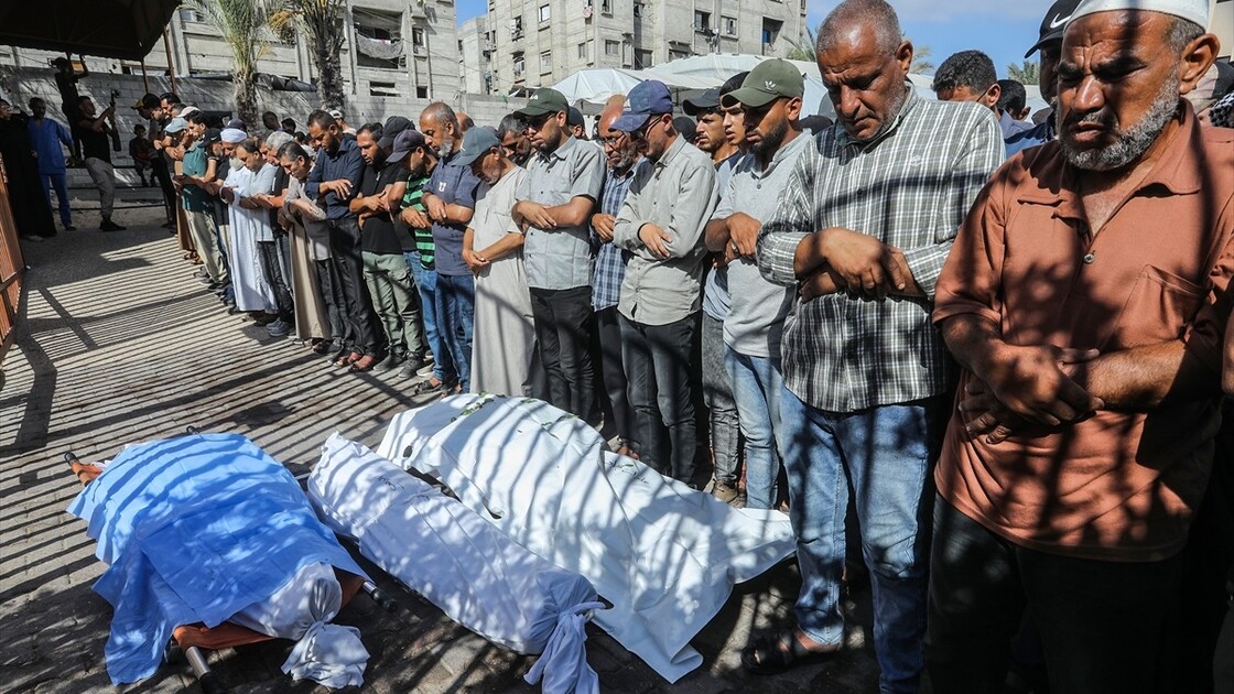 İsrail saldırısında hayatını kaybeden Filistinliler için cenaze töreni düzenlendi